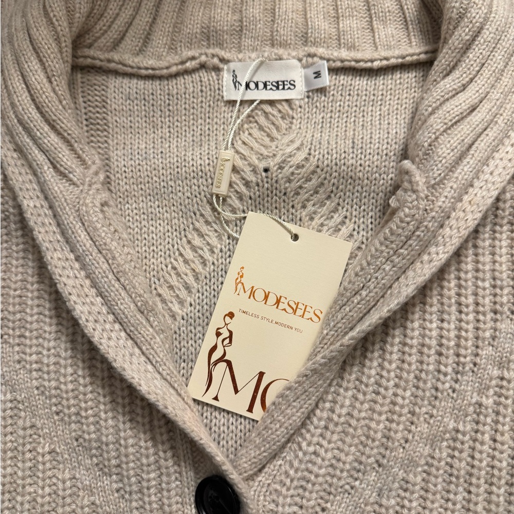 Modesees Women's Cream Sweater. Oversized Sz Medium - Picture 6 of 7